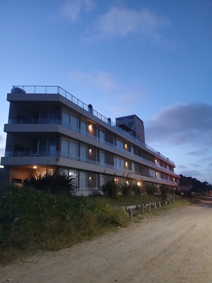 Retasado! Oportunidad frente al Mar. Departamento 2 ambientes con cochera