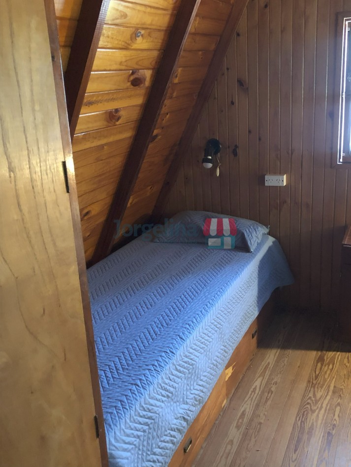 Casa Alpina A Pocas Cuadras de la playa- Mar de Ostende- Pinamar