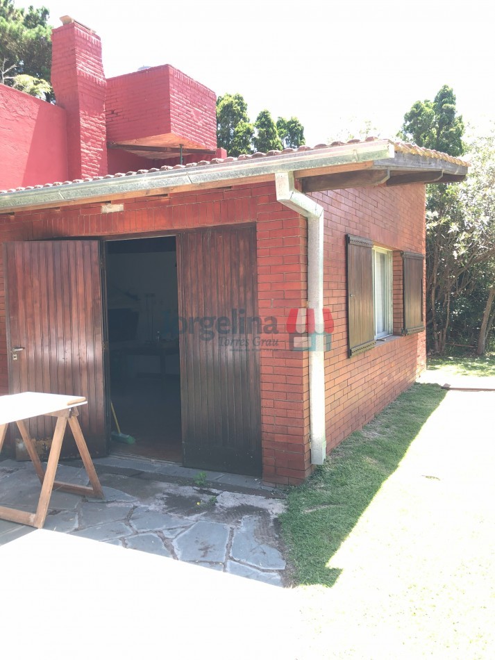 Casa Alpina A Pocas Cuadras de la playa- Mar de Ostende- Pinamar